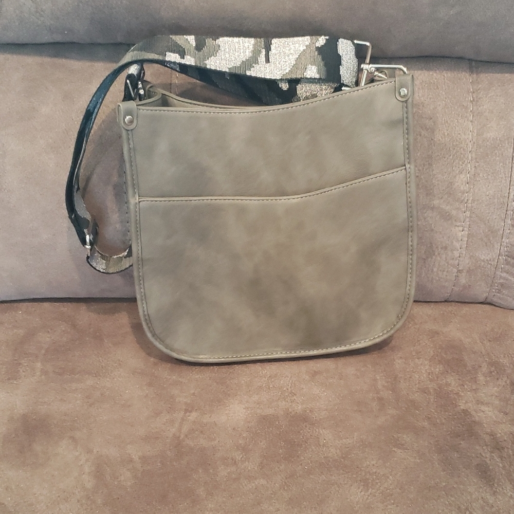 Grey Crossbody Purse With Great Organization